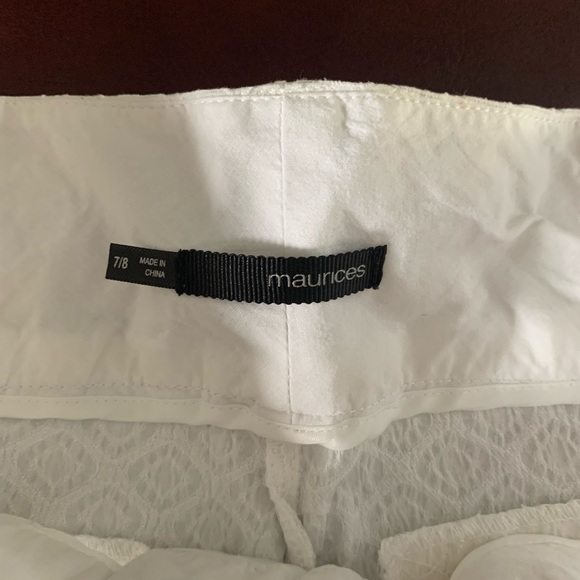 Maurcies white shorts - Picture 4 of 4